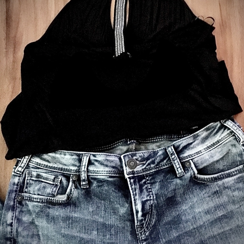 A Beautiful Tank Top - Picture 3 of 10